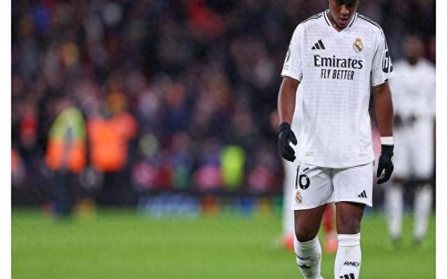 开云体育官方入口皇马关键一役惨遭绝杀，球迷难掩失望，东西一点如此作品.