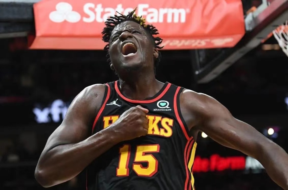 哈登关键节点精彩发挥,老鹰带队取胜! 哈登关键节点精彩发挥,老鹰带队取胜!